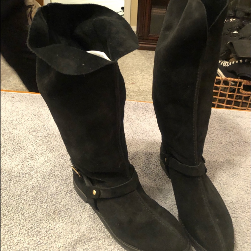 Black suede pointy toe boots